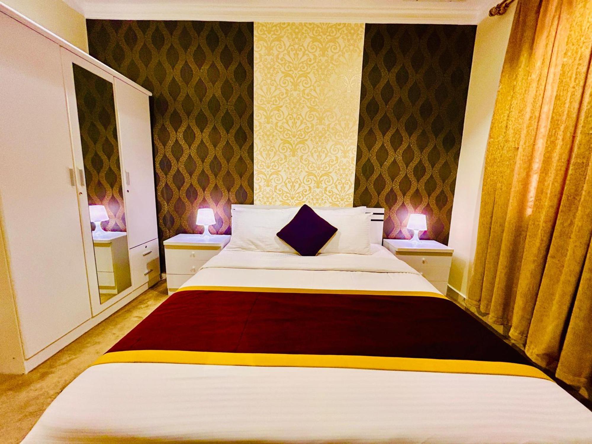 Golden Dahlia Fintas Aparthotel Koeweit Buitenkant foto
