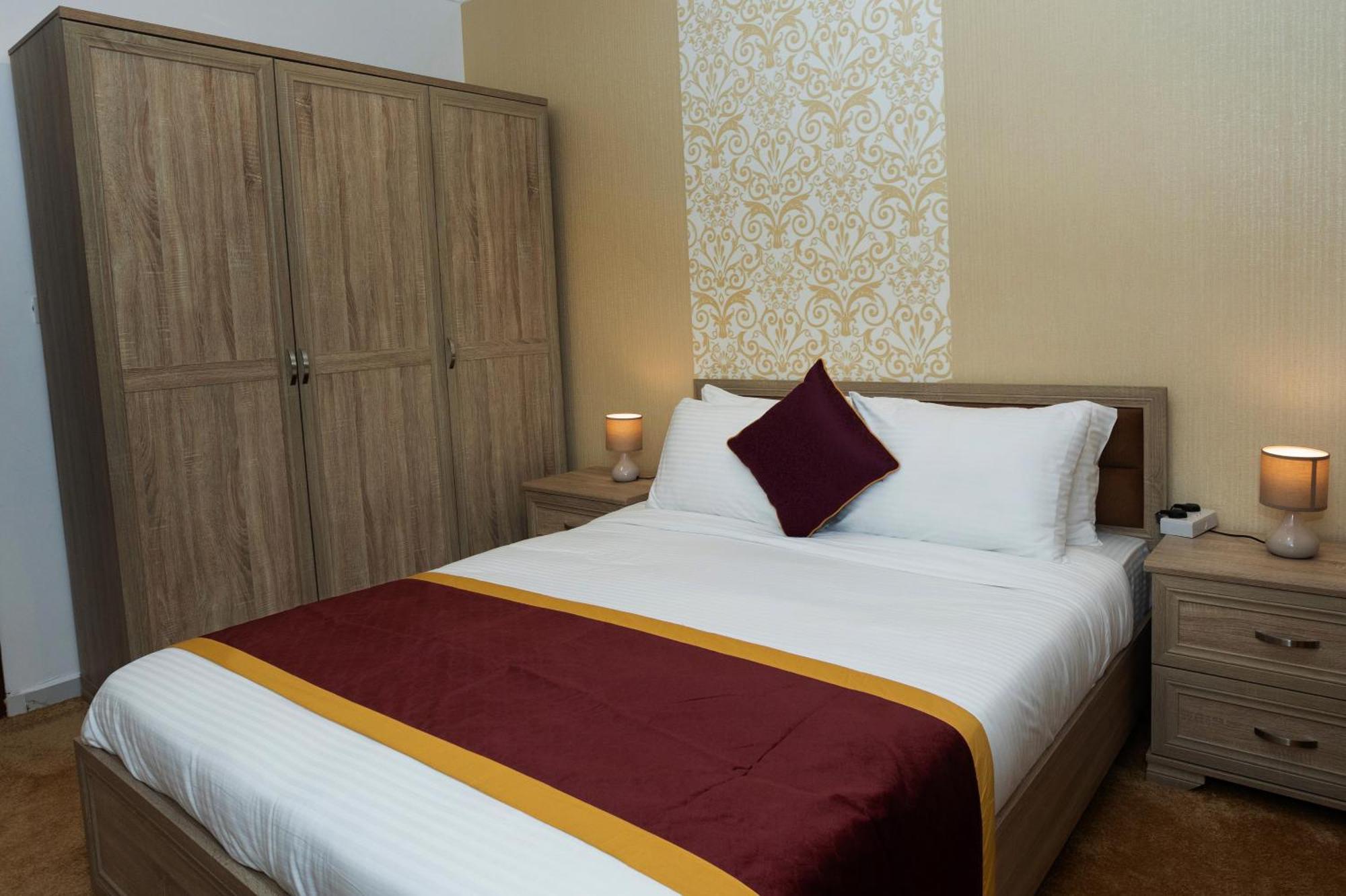 Golden Dahlia Fintas Aparthotel Koeweit Buitenkant foto