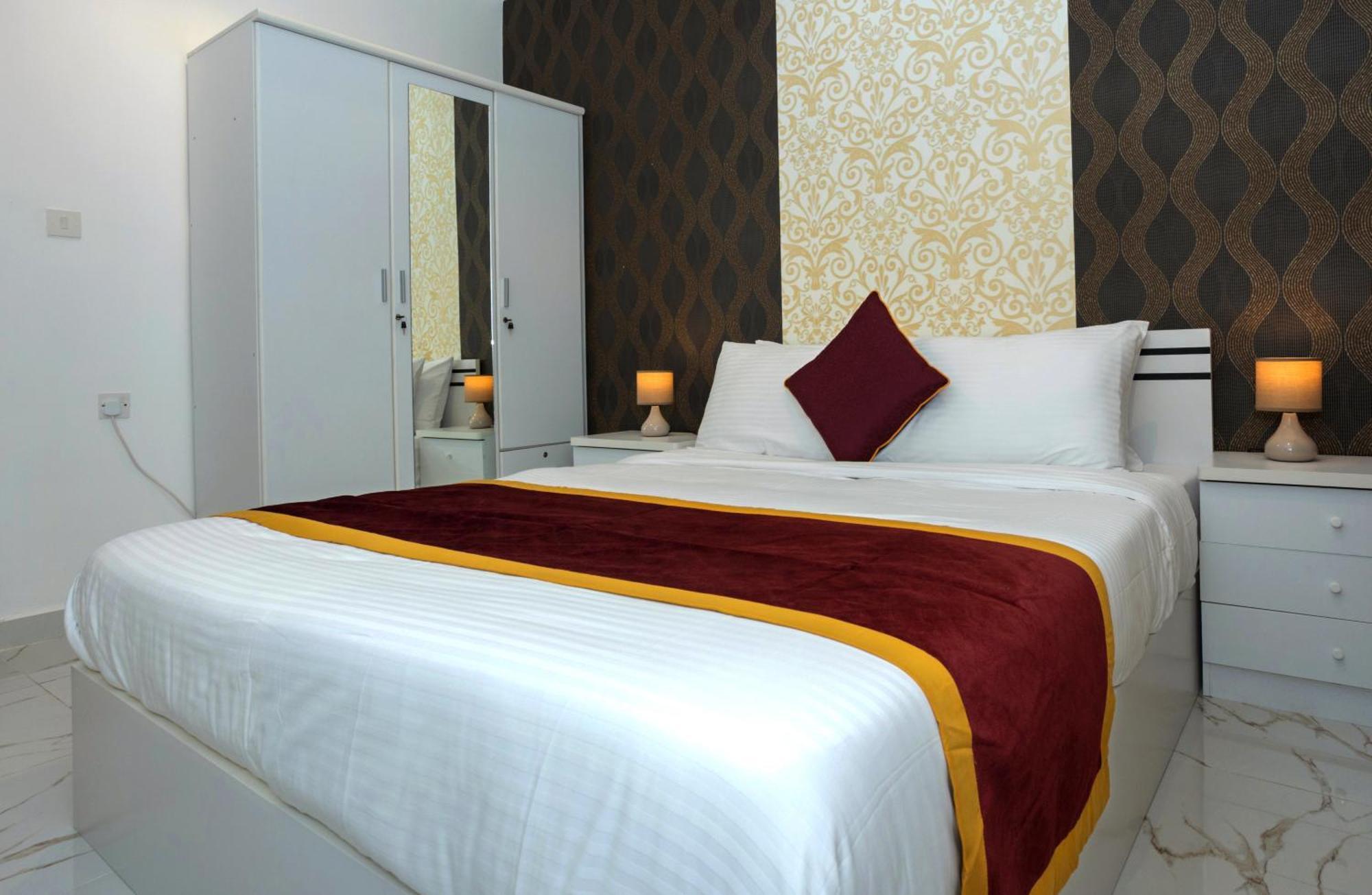 Golden Dahlia Fintas Aparthotel Koeweit Buitenkant foto